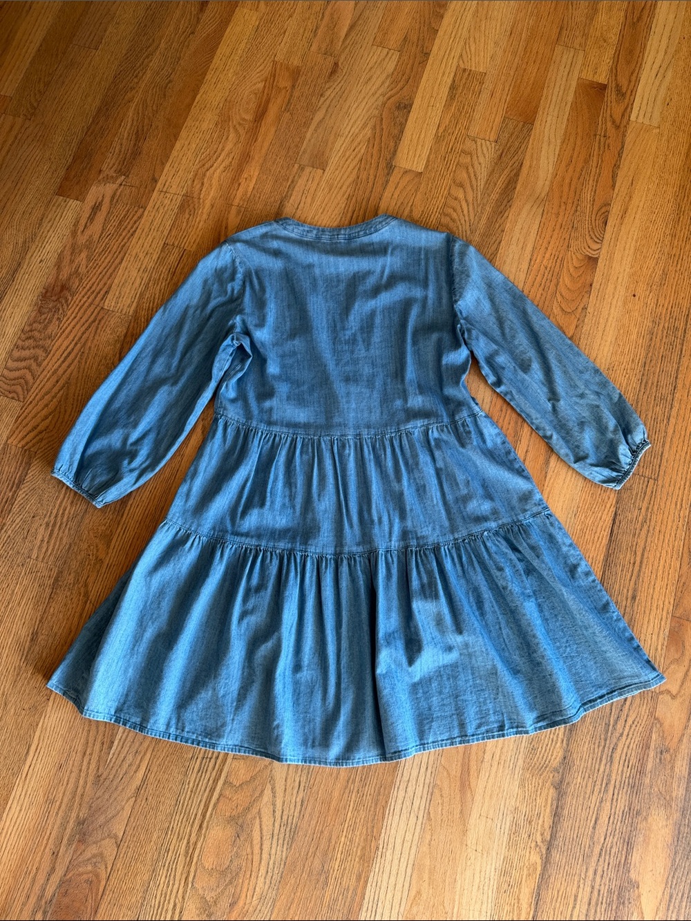 Tommy Hilfiger Light Blue Denim Long Sleeve Tiered Dress Size: Medium A375 - Picture 7 of 7